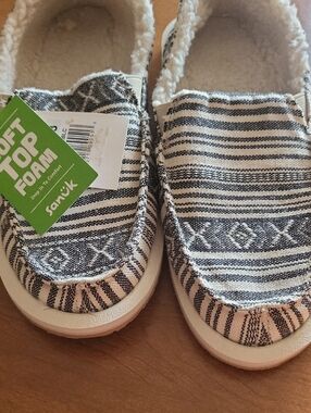 Sanuk Women's Black & White Striped Slip-On Slippers